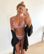 Nevaeh (Dubai), sexual photo