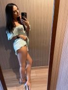 Dubai fetish escort Bobbie for golden shower, sex with toys