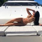Dubai escort girl Kiara will meet a generous man, call +971 89 135 7857