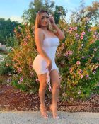 Enjoy private escort service from Naralia