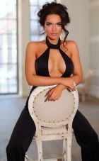 Night with UAE escort model Leilani (classic, oral sex)