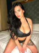 Dubai fetish escort Naralia for golden shower, sex with toys