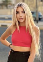 Beautiful escort model Nieve: weight 47 kg, height 155 cm
