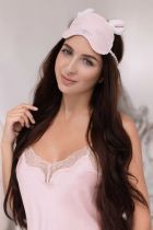 Invite UAE outcall escort Isa to your flat or hotel room