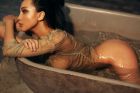 See sexy photos of whore Jennifer on escort listings