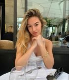 Cheap escort girl Anrena tana sees her clients in Dubai