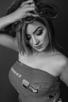 Riya , mature escort, 21 years old