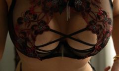 Call girl Neya Phone: +971 55 890 2001