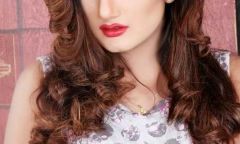 Call girl Aarjoo Phone: +971 58 921 1300