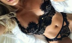 Call girl Amber Phone: +372 8108 1091