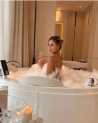 Elsa is a model for sex and massage in Dubai