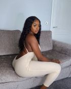 Sex, OWO, intimate games with UAE turkish escort Sophie 