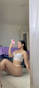 Cheap outcall prostitute in UAE - 23 year-old Diamond can meet you 24 7